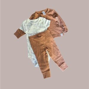 NWT (9m) 3 piece outfit